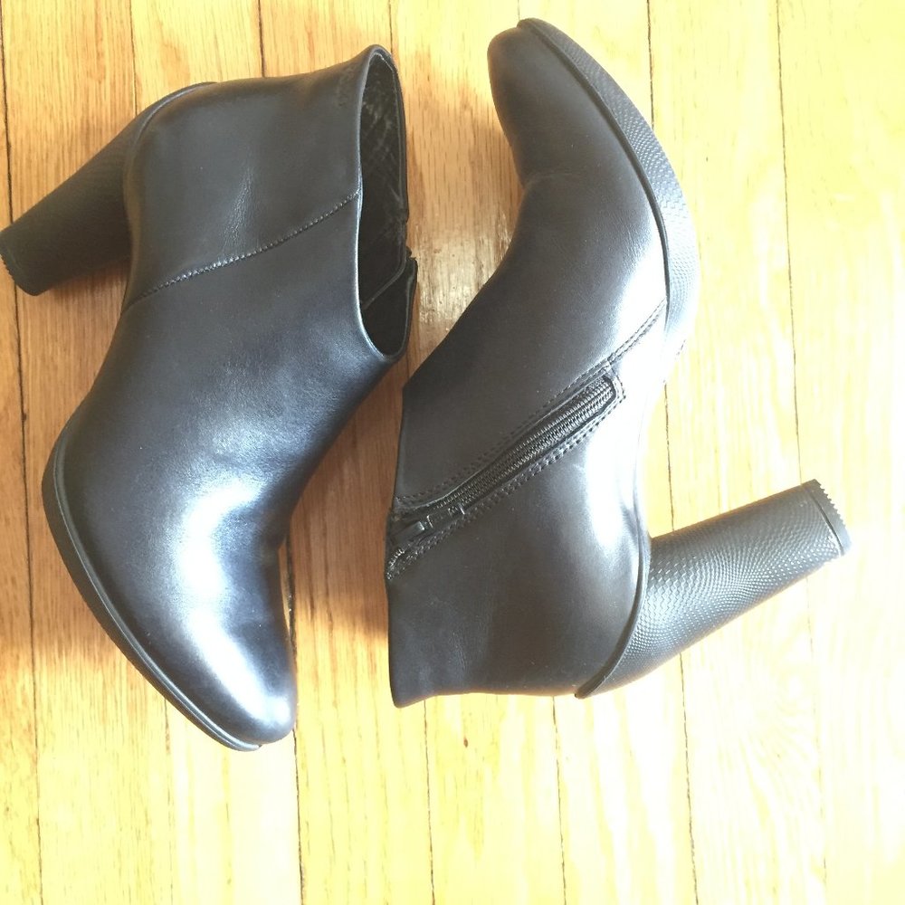 Ladies Ecco Ankle Boots